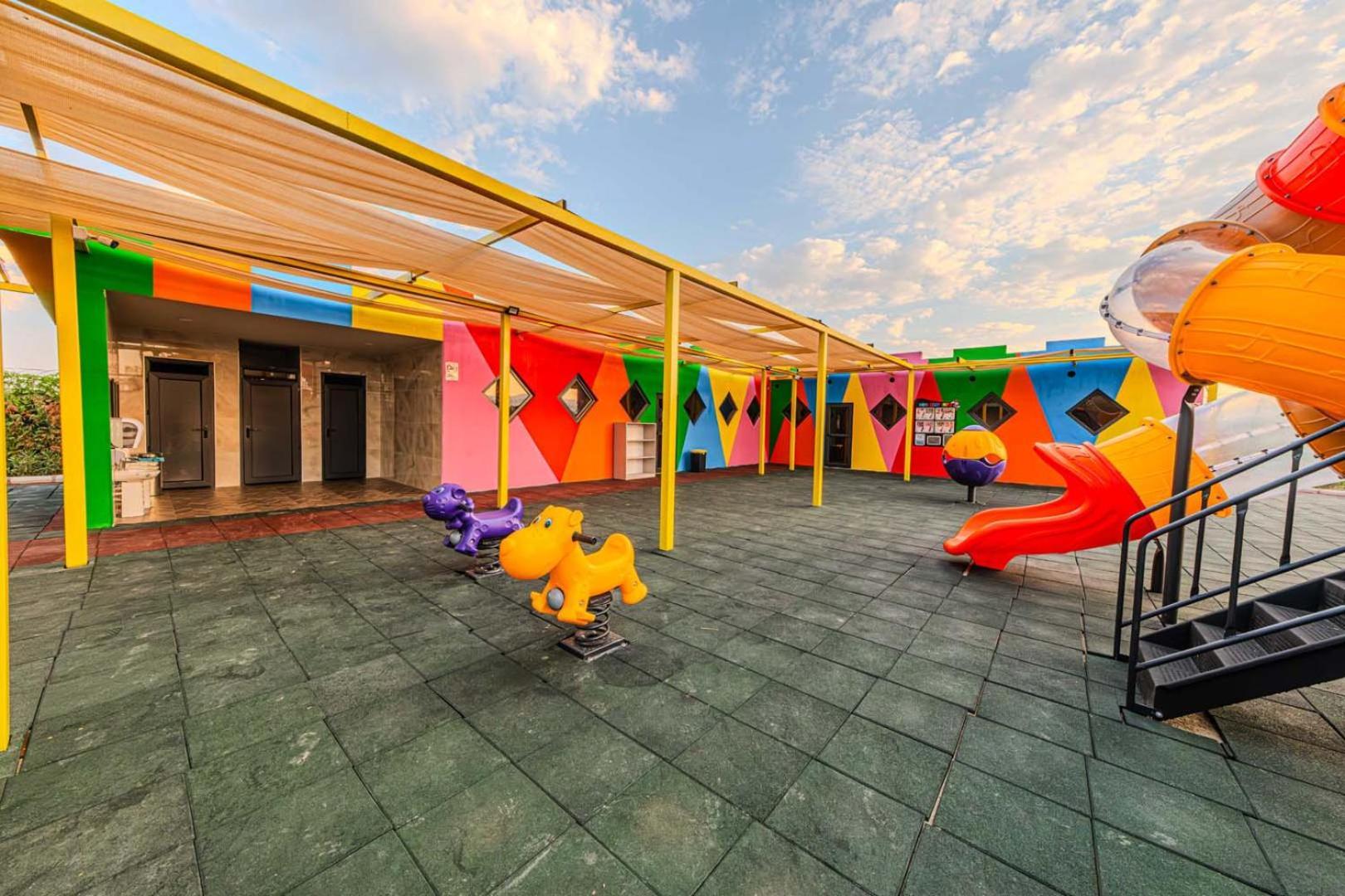 Hotel Dream Fun World Side Exterior foto